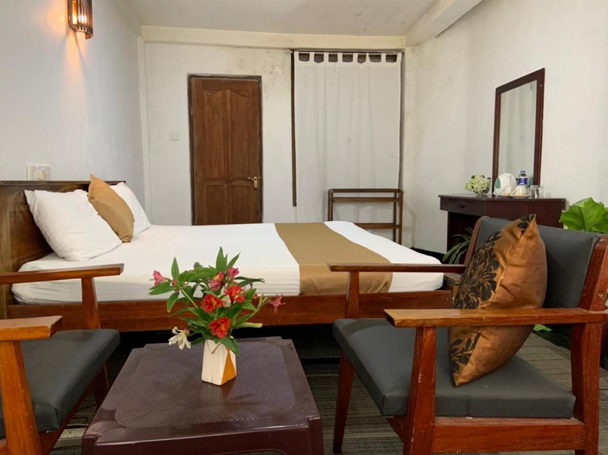 Golden King Guest Bed & Breakfast Nuwara Eliya Bagian luar foto