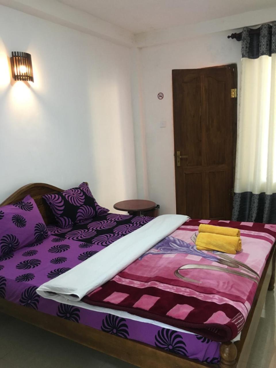 Golden King Guest Bed & Breakfast Nuwara Eliya Bagian luar foto